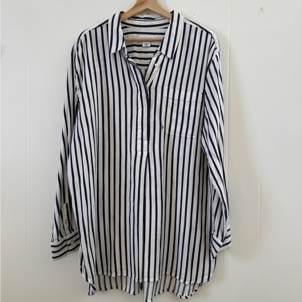 Vintage Liz Claiborne Navy Stripe Top